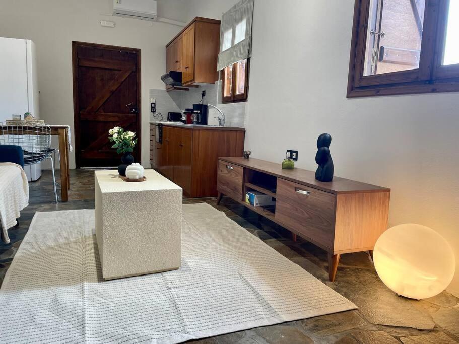 Almond Home Livadia  Esterno foto