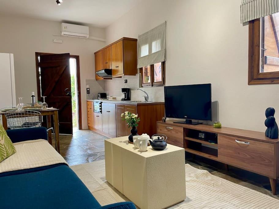 Almond Home Livadia  Esterno foto